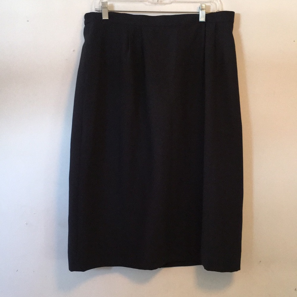 Ladies navy blue skirt